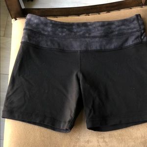 Lululemon shorts Size 4 Black and Grey